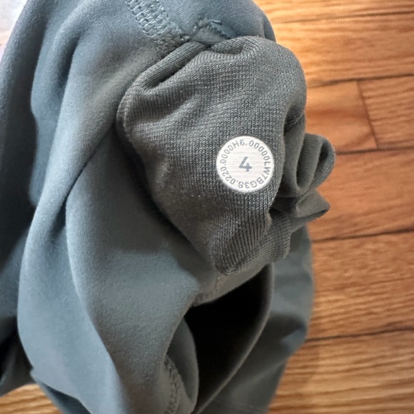 Lululemon Align 4” Shorts - Picture 3 of 3